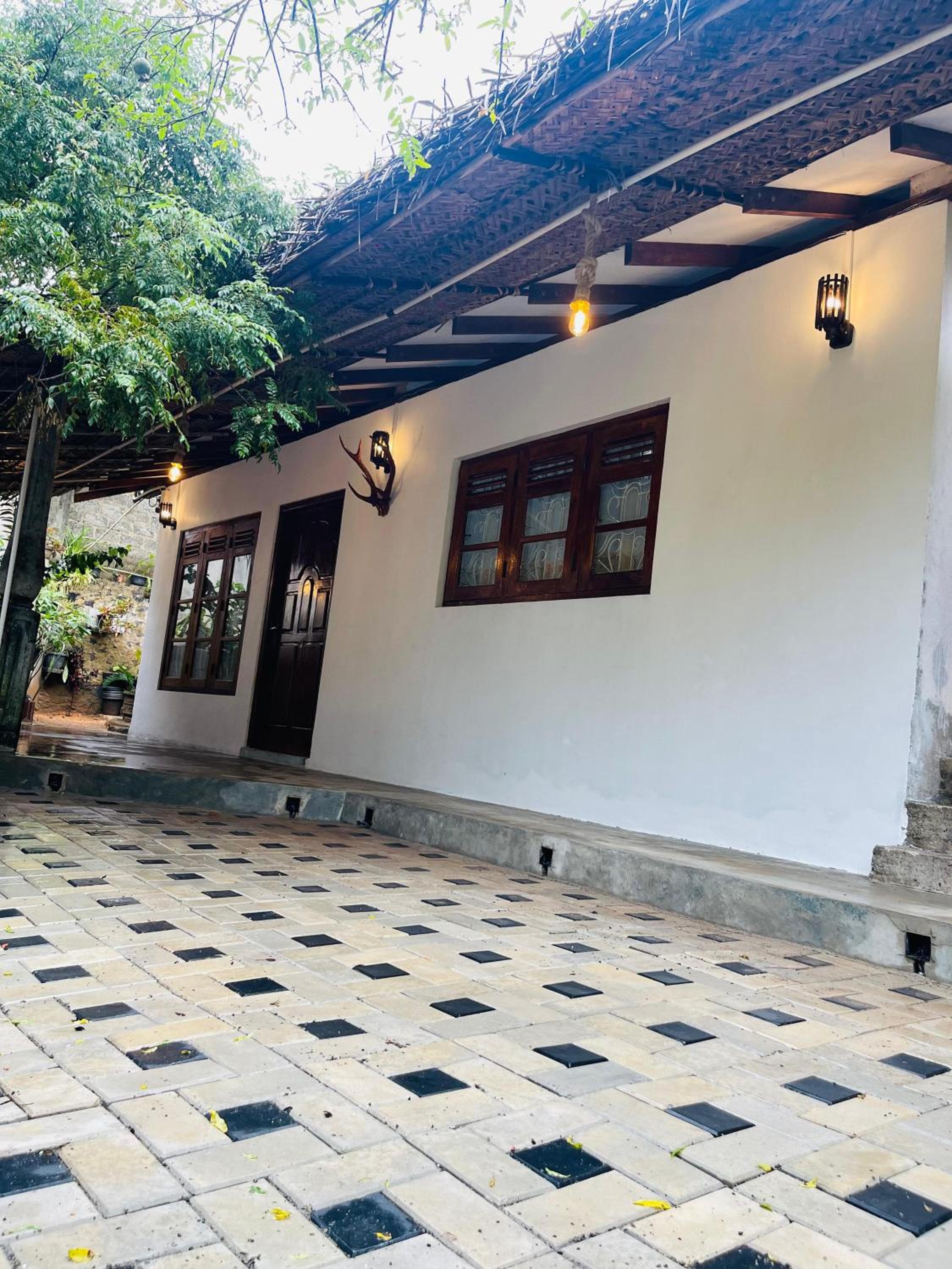 D & N Villa Midigama view 4