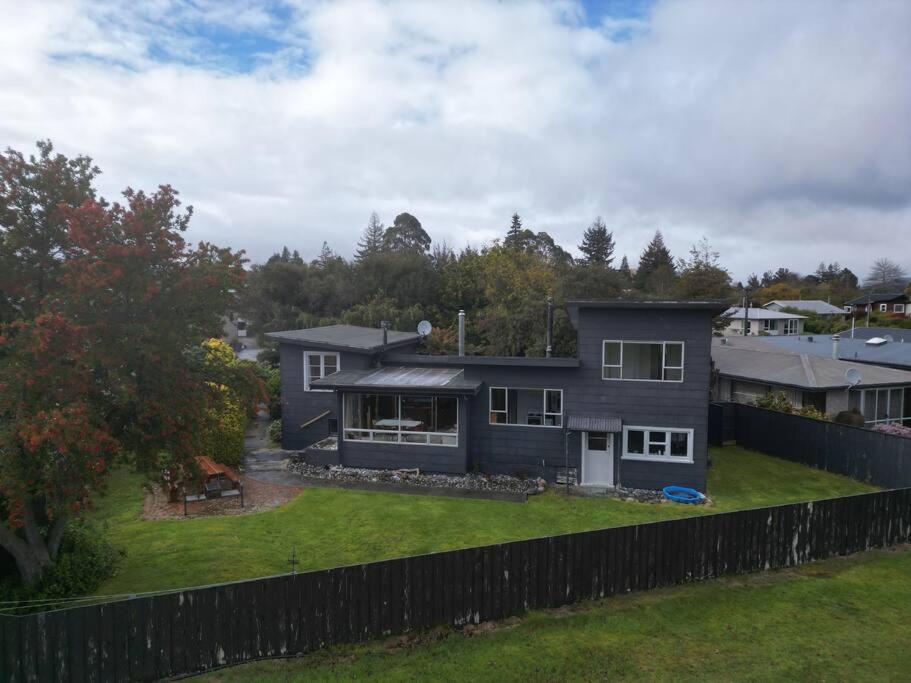 Te Anau Retro Retreat view 2