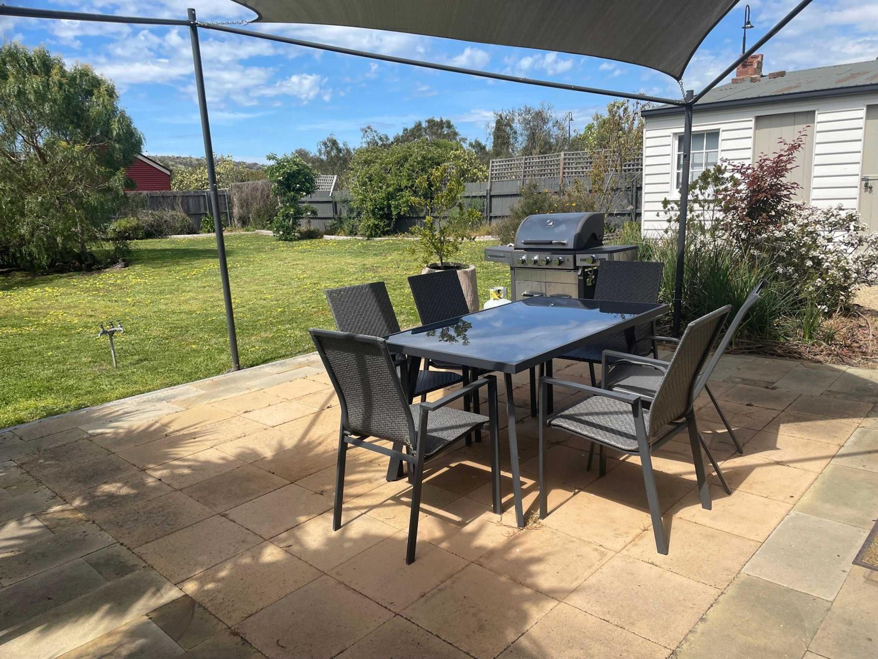 The Baker's Cottage in the Heart of Richmond Sleeps 6