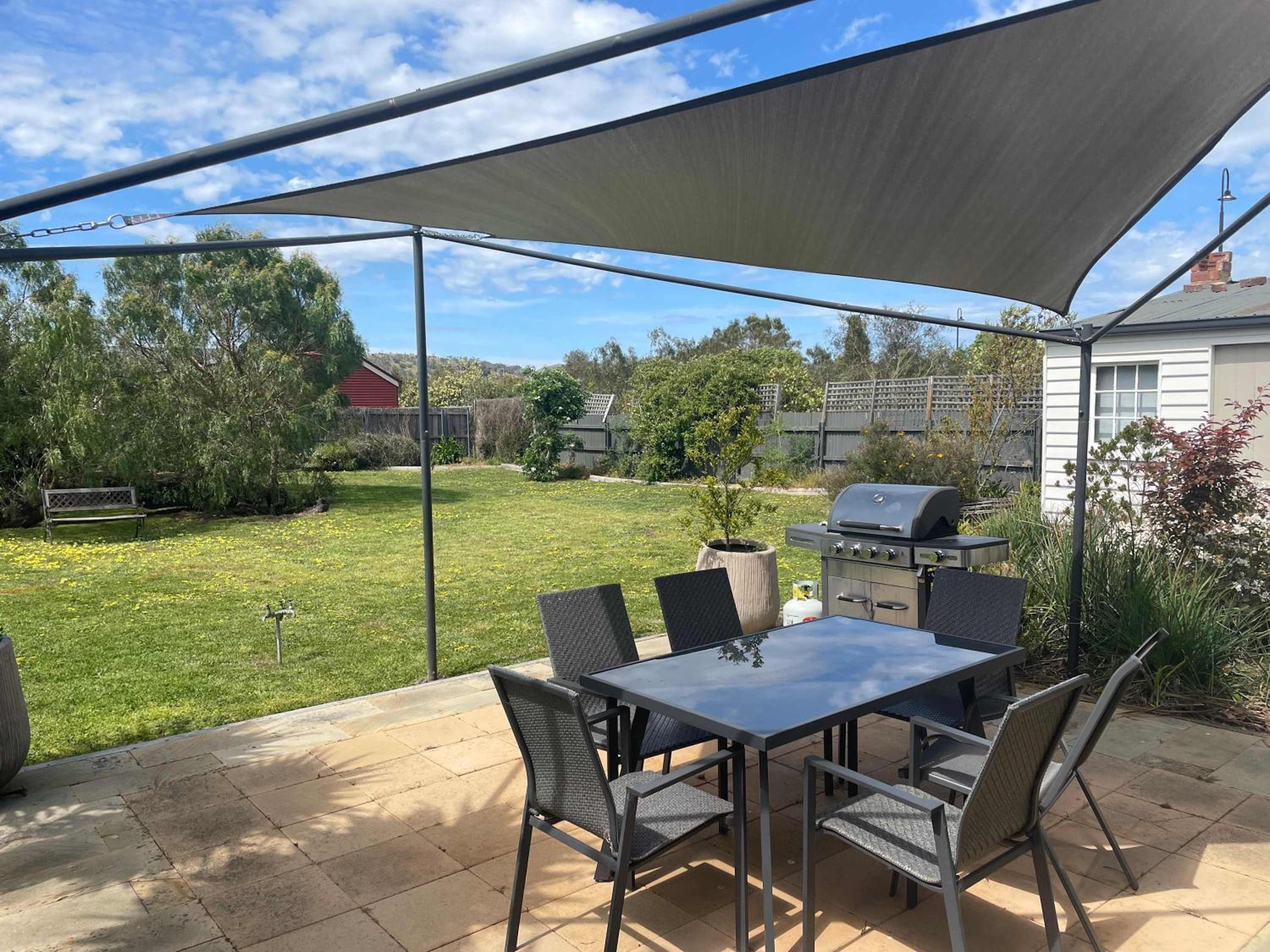 The Baker's Cottage in the Heart of Richmond Sleeps 6
