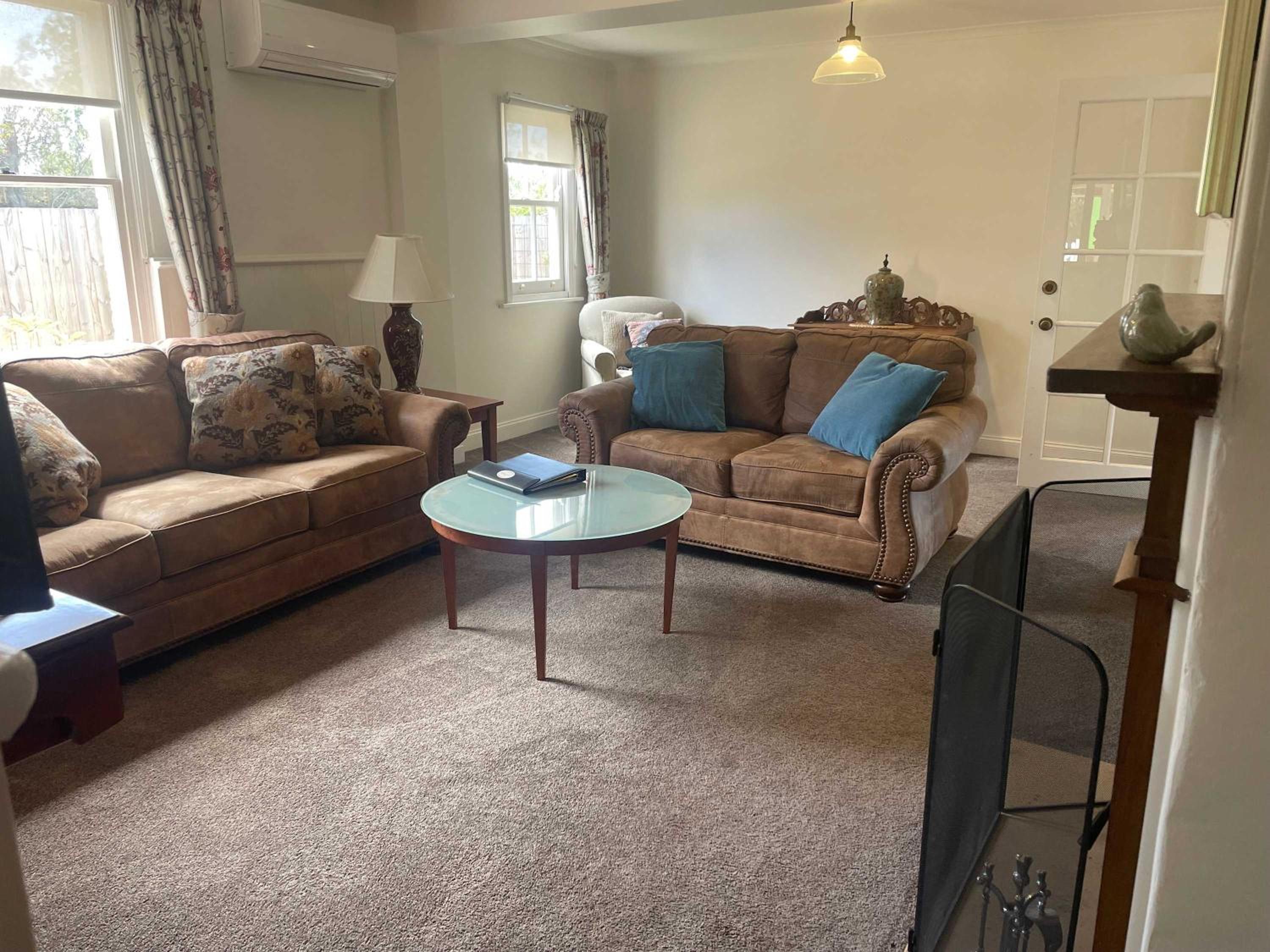 The Baker's Cottage in the Heart of Richmond Sleeps 6
