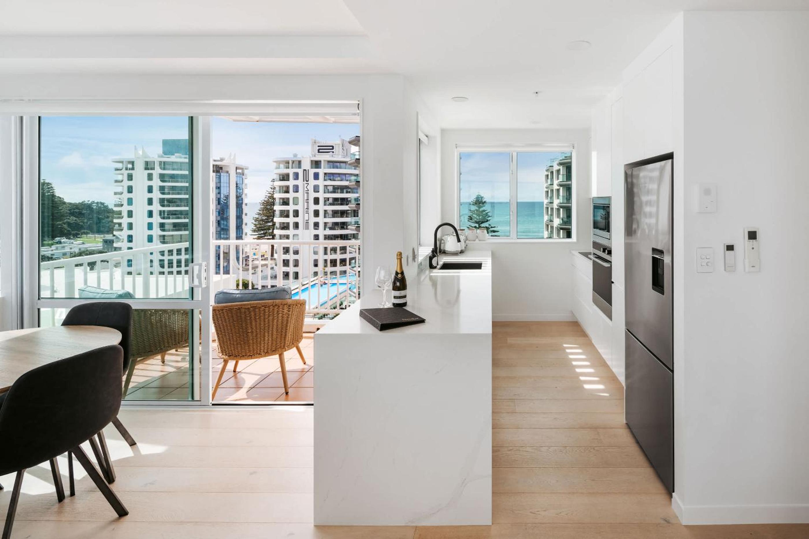 Panorama Penthouse Luxe Ocean Views & Pool view 2