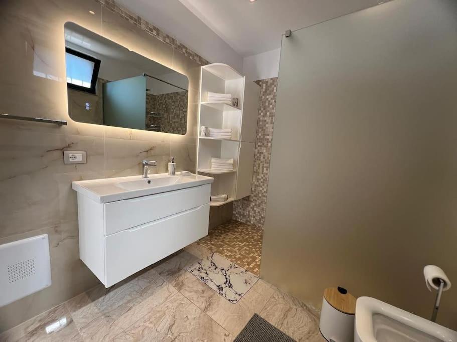 Muradie 2 bedroom House