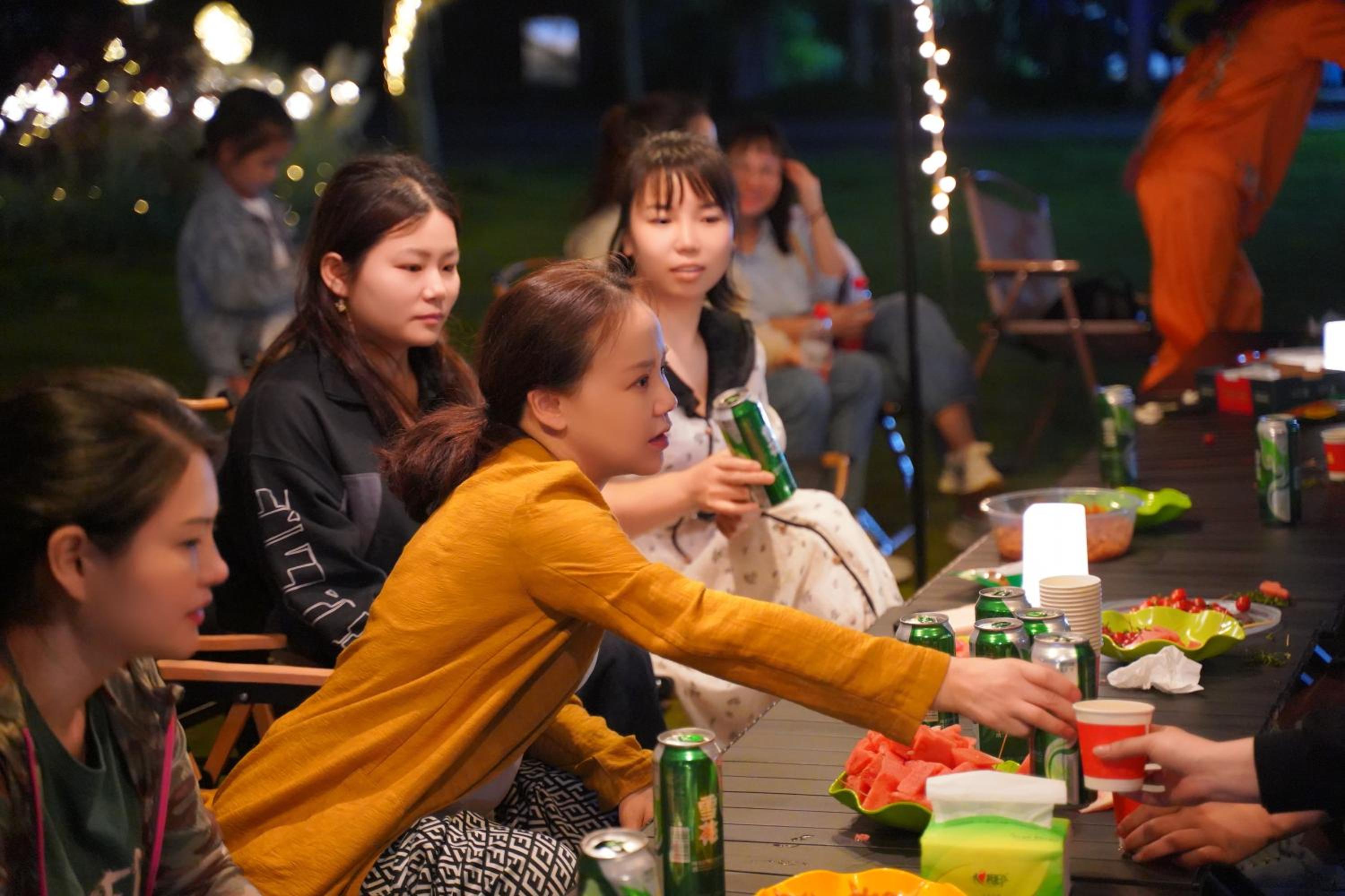 Zhangjiajie Cliff Flower RV Tent Hotel