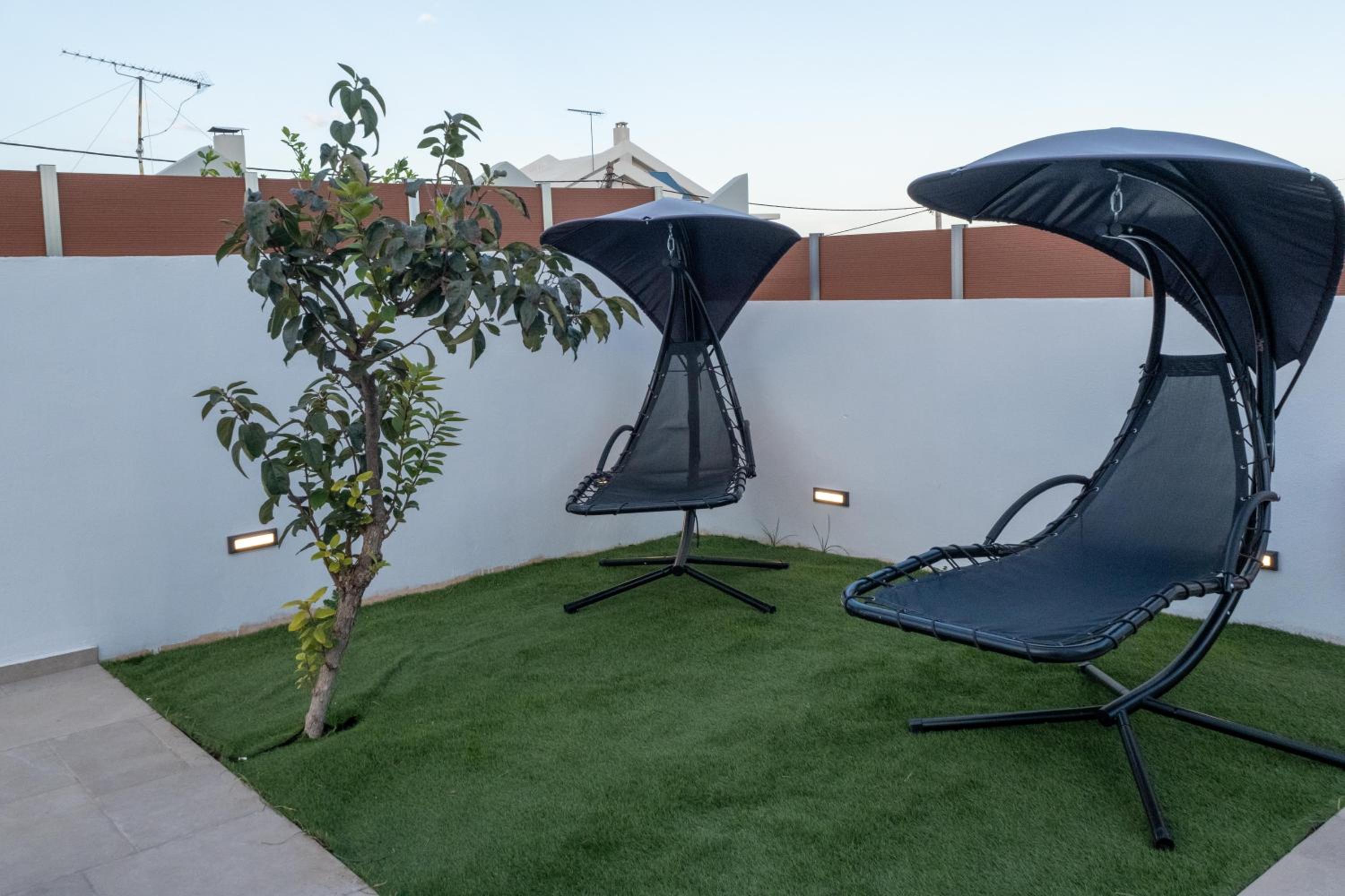 Green Hill Suites near airport view 5