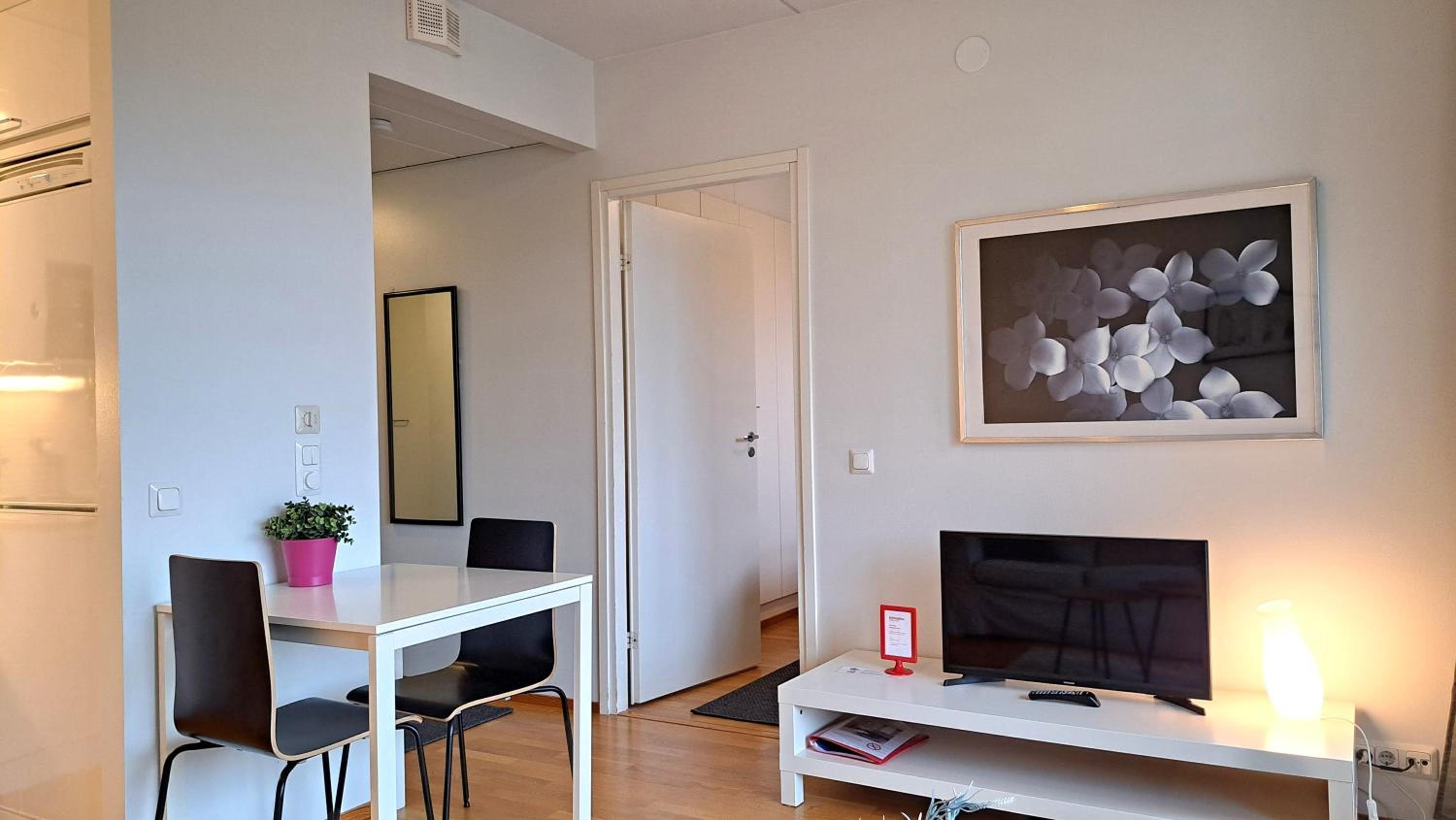 Kotimaailma Apartments - saunallinen kaksio koskinäkymällä - Verstaankatu
