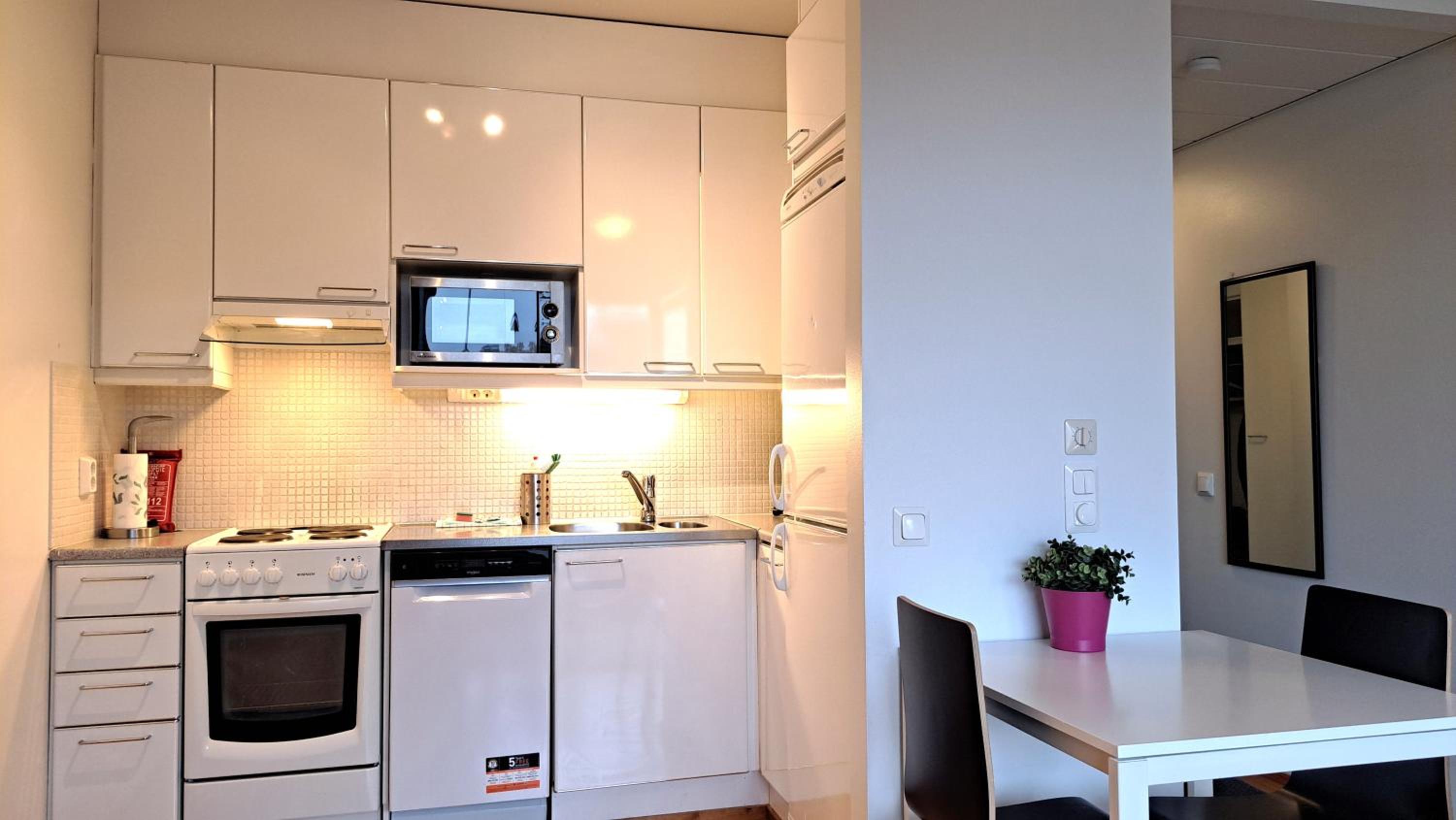 Kotimaailma Apartments - saunallinen kaksio koskinäkymällä - Verstaankatu