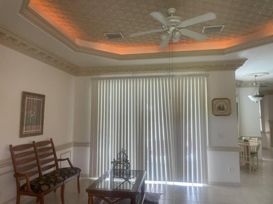 Port Charlotte Palms-Pet friendly, Heated Private Pool and Mini Orchard