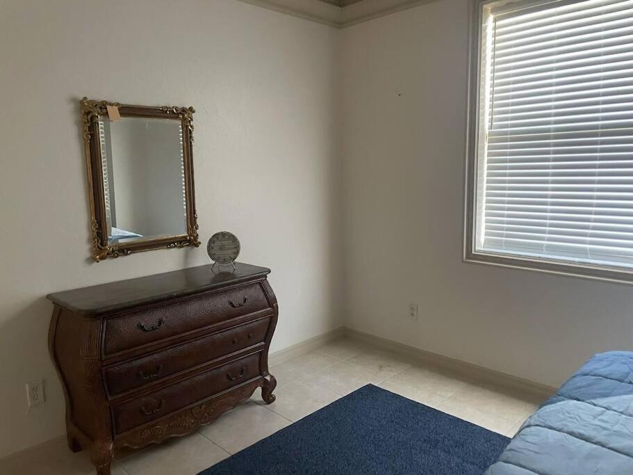 Port Charlotte Palms-Pet friendly, Heated Private Pool and Mini Orchard
