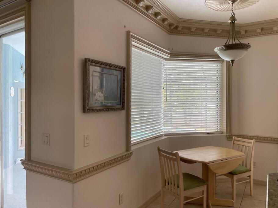 Port Charlotte Palms-Pet friendly, Heated Private Pool and Mini Orchard