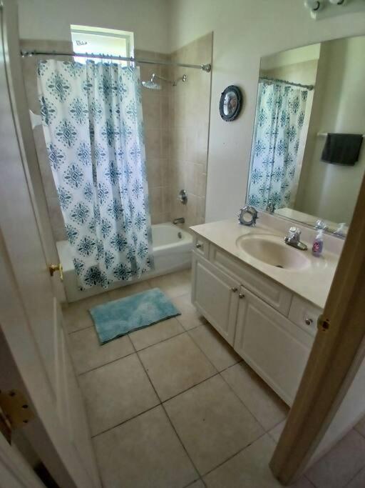 Port Charlotte Palms-Pet friendly, Heated Private Pool and Mini Orchard