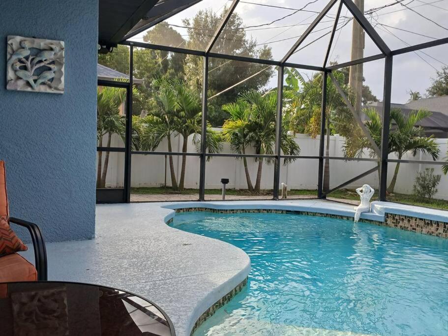Port Charlotte Palms-Pet friendly, Heated Private Pool and Mini Orchard