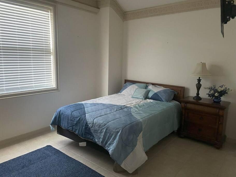 Port Charlotte Palms-Pet friendly, Heated Private Pool and Mini Orchard