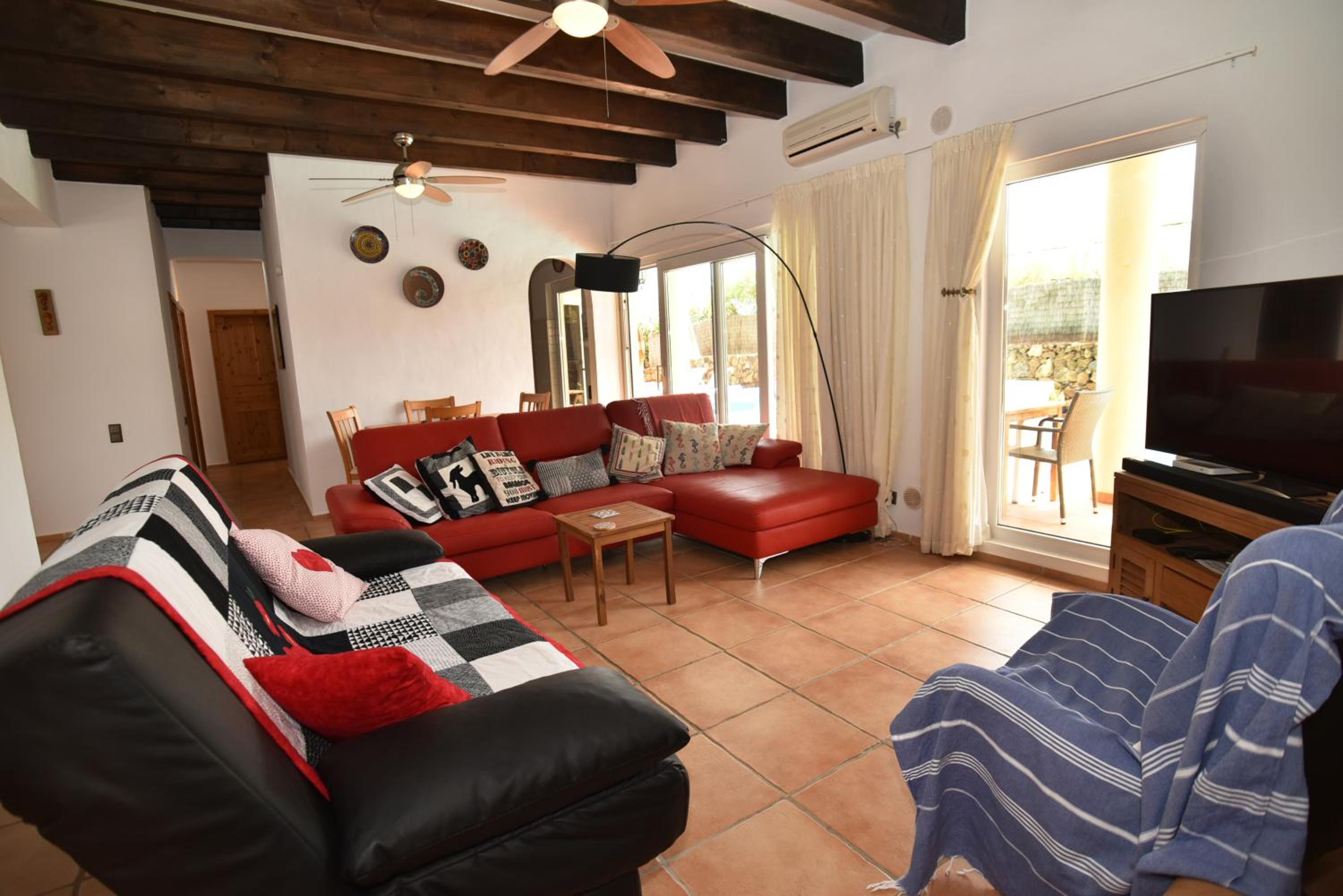 Doce Palmeras, stunning villa in beautiful gardens