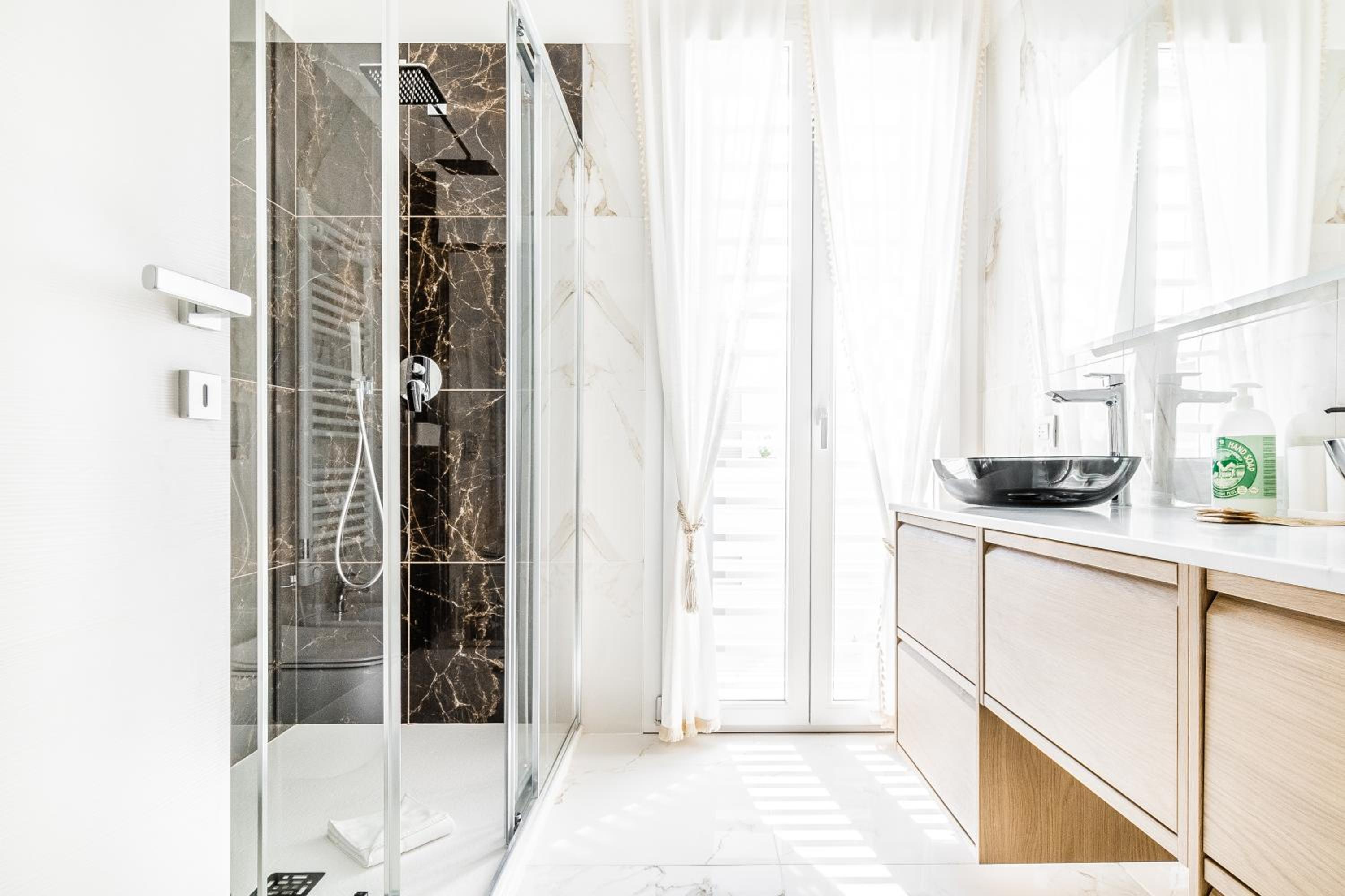 Luxury Villa - Exclusive Property With Private Box