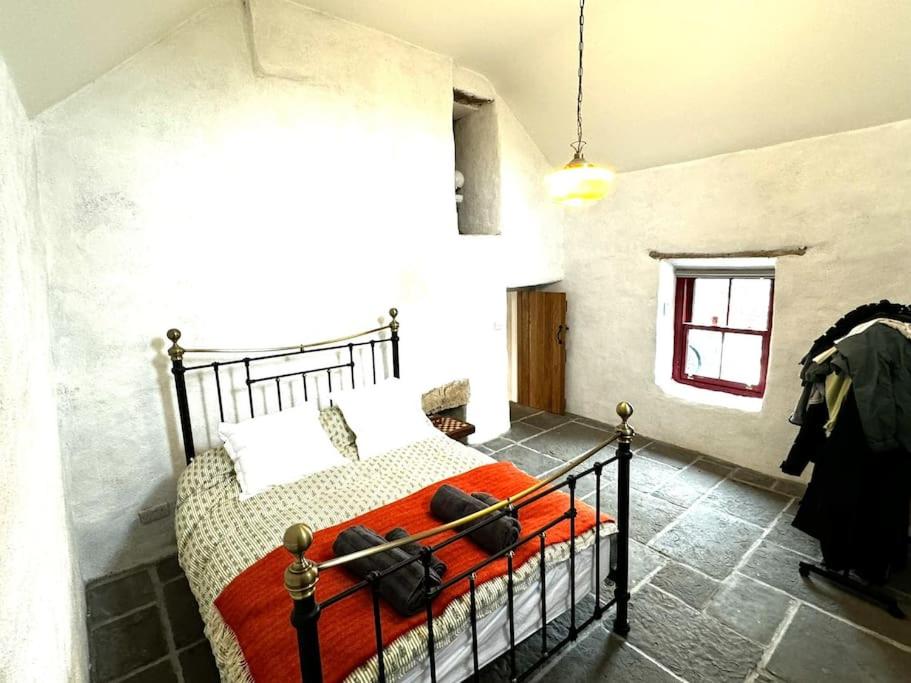 Traditional cottage, Carraroe, Connemara Galway view 2