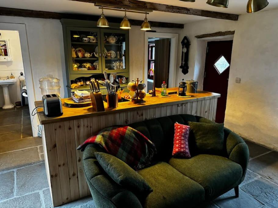 Traditional cottage, Carraroe, Connemara Galway view 4