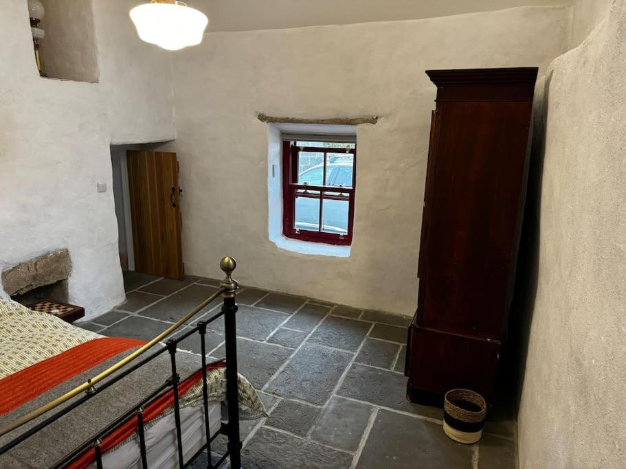 Traditional cottage, Carraroe, Connemara Galway view 5