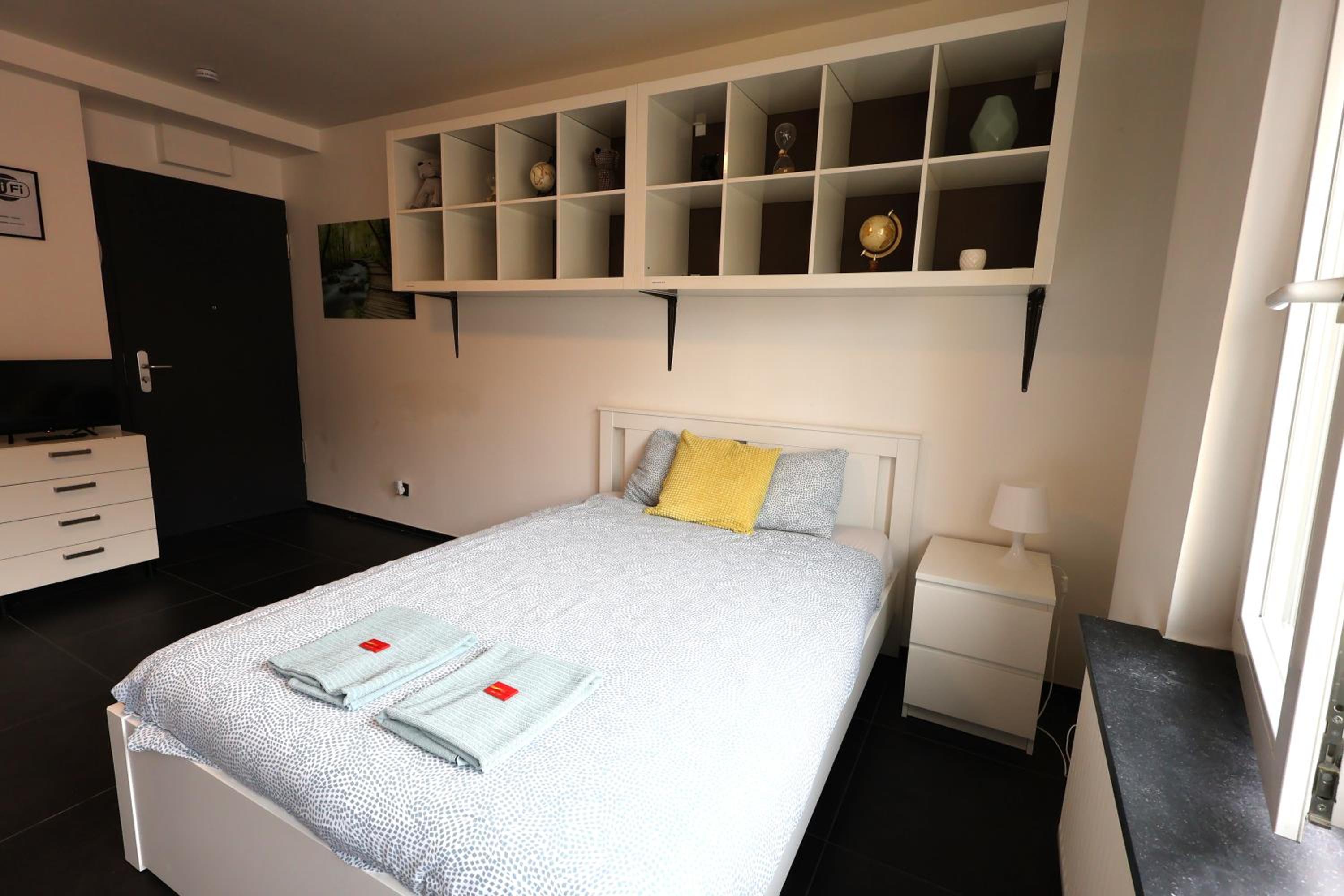 Apartment near train station