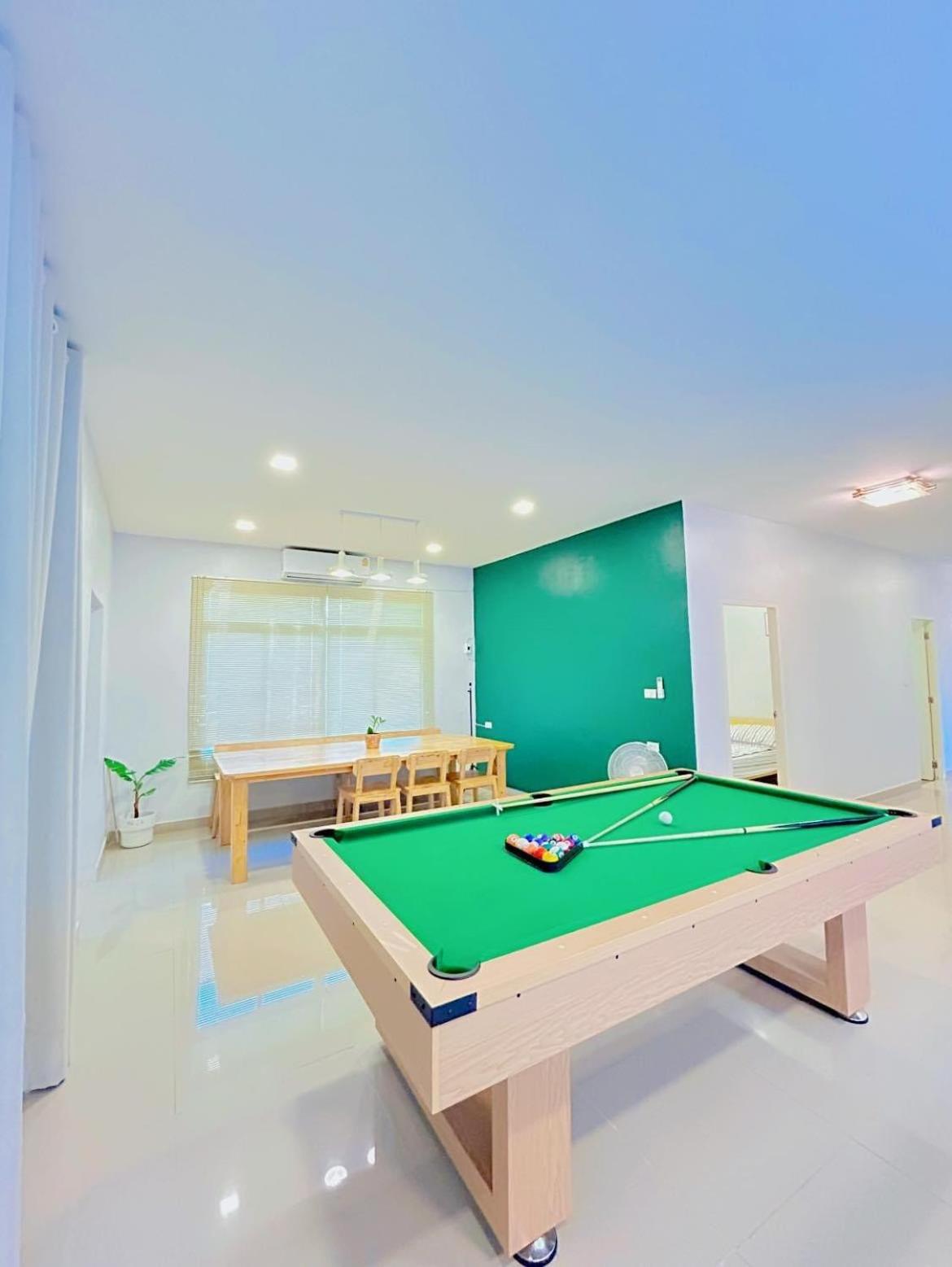 Victoria Poolvilla Pattaya by Chon