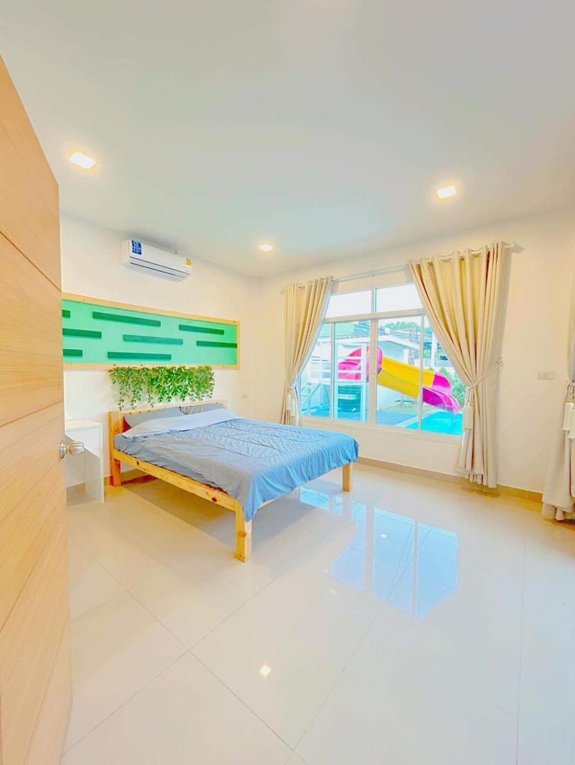 Victoria Poolvilla Pattaya by Chon
