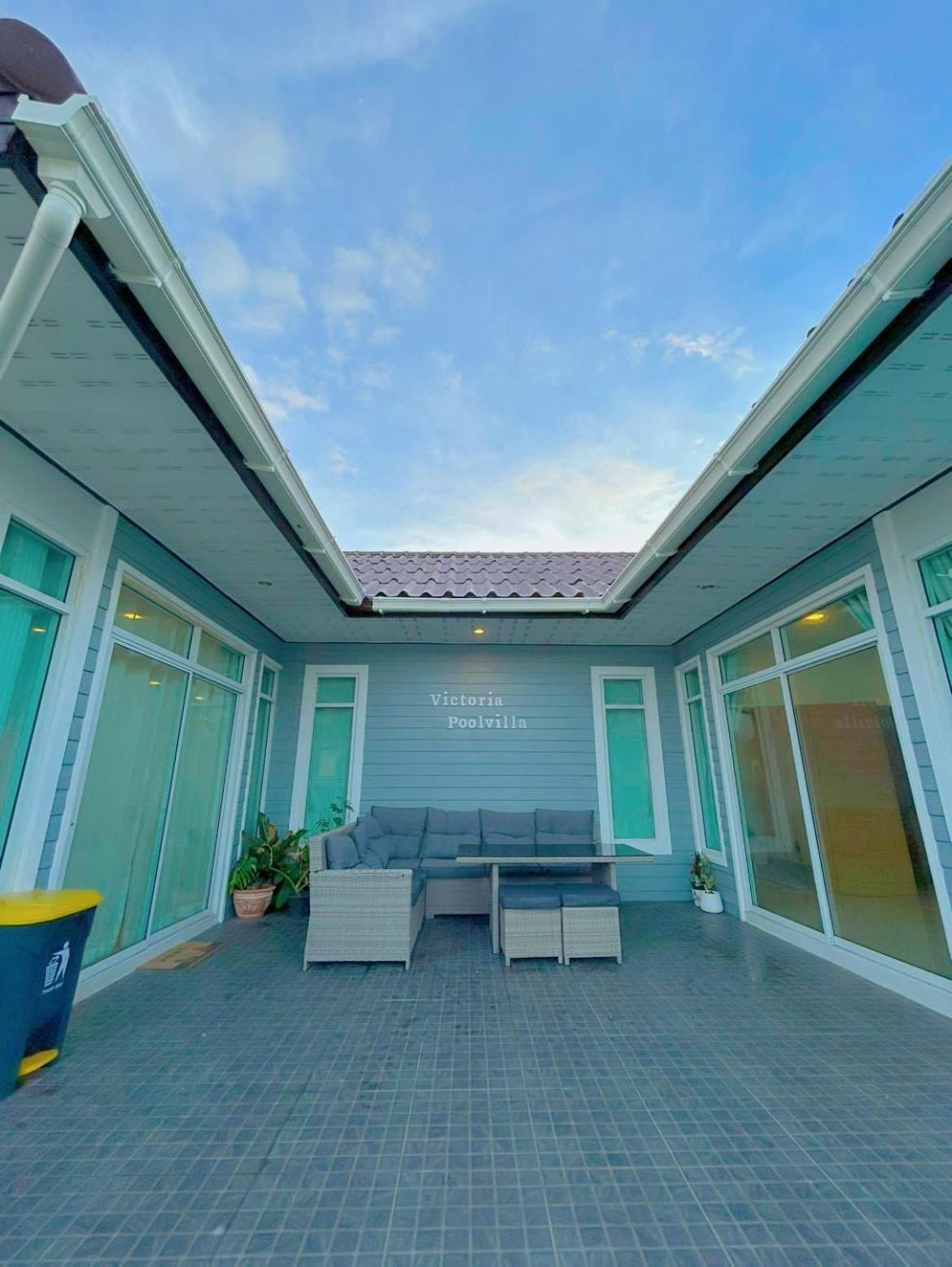 Victoria Poolvilla Pattaya by Chon