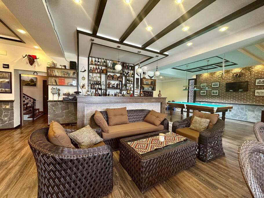 Villa with Pool, Sauna and Billiard