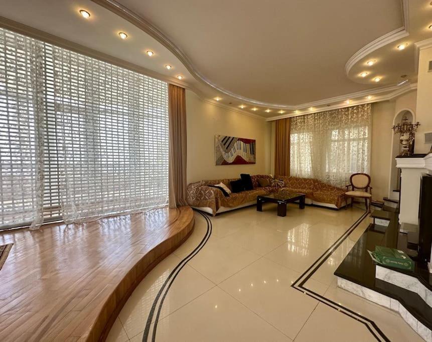 Villa with Pool, Sauna and Billiard