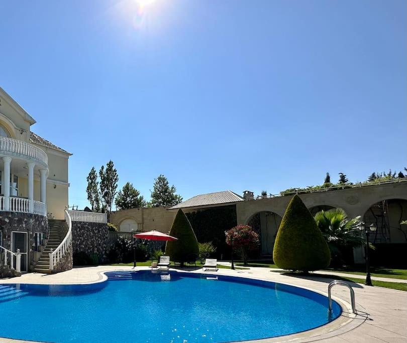 Villa with Pool, Sauna and Billiard