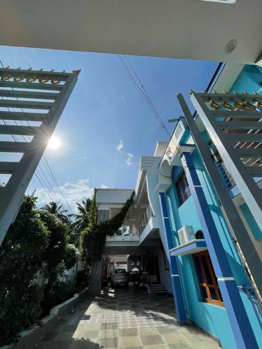 White Home Stay view 2
