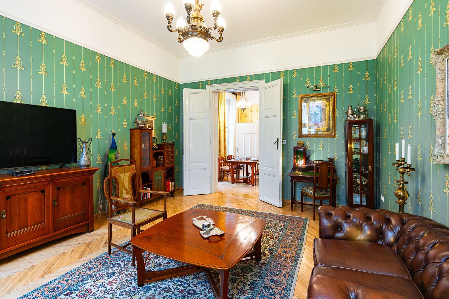 Luxury Art Nouveau apartment next to Parliament building view 4
