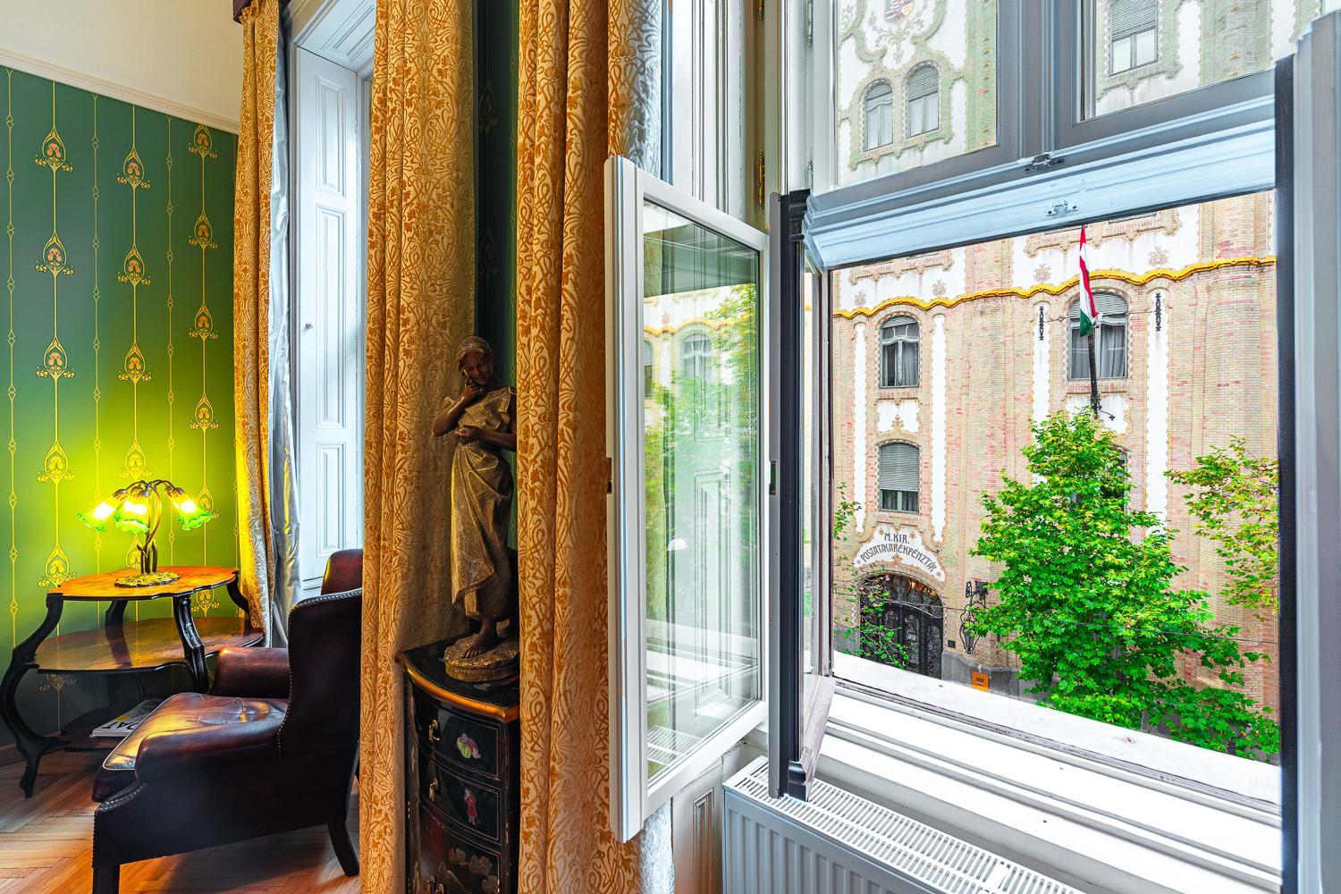 Luxury Art Nouveau apartment next to Parliament building view 5