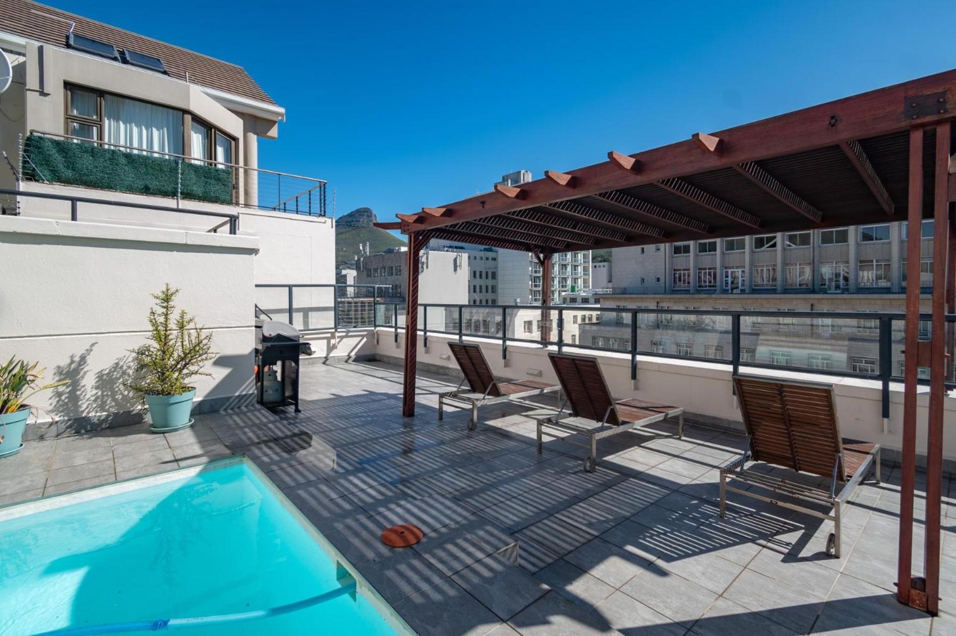 One Bedroom Apartment in Adderley Street view 4