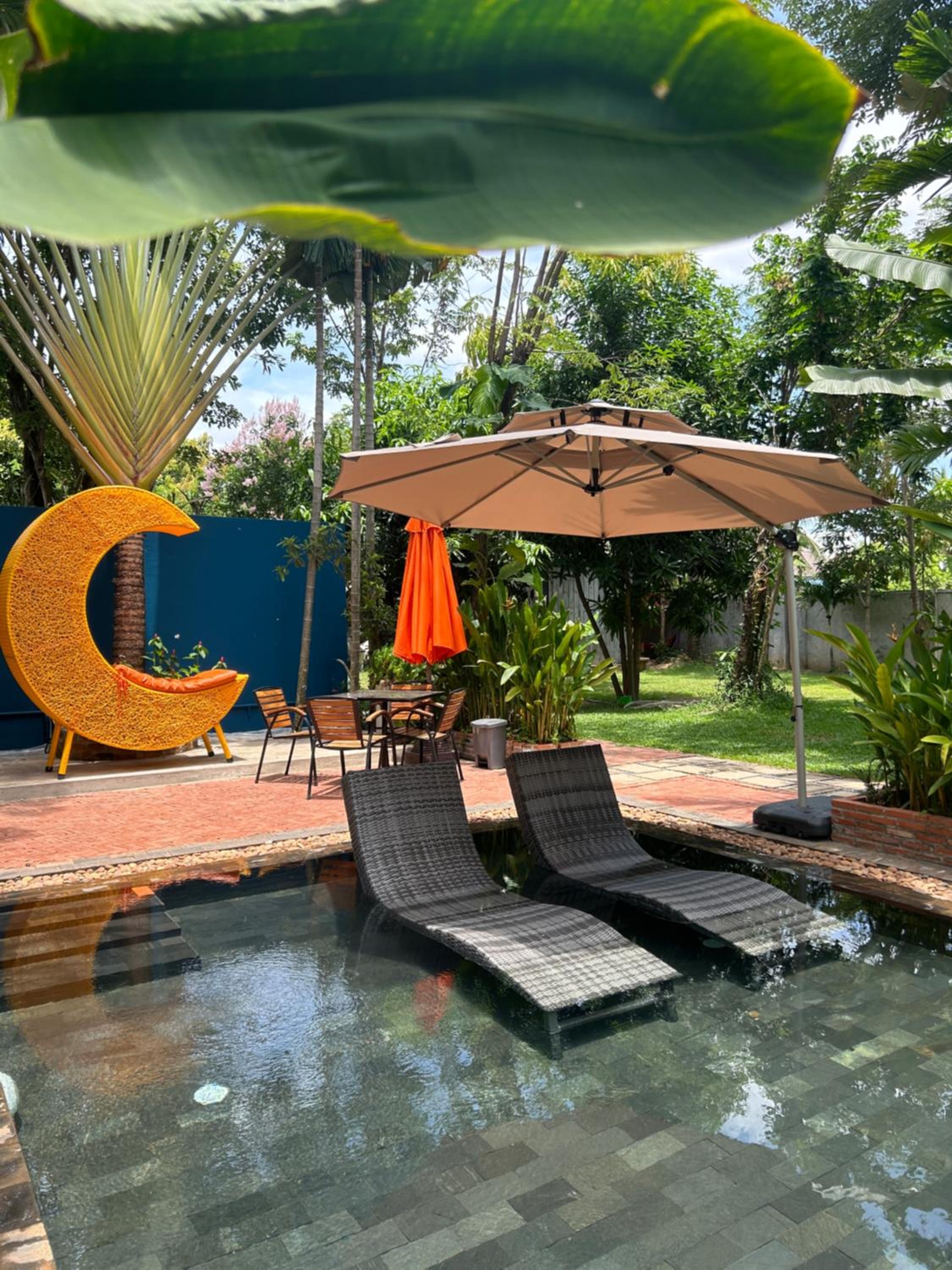 Work remotely from our Duplex Loft, King Bed, Pool & Garden, Soundbar view 4