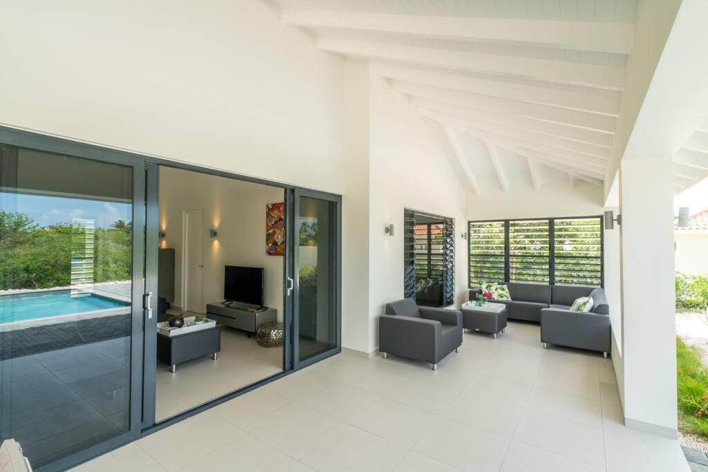 Luxe villa op Coral Estate 1 min lopen van zee