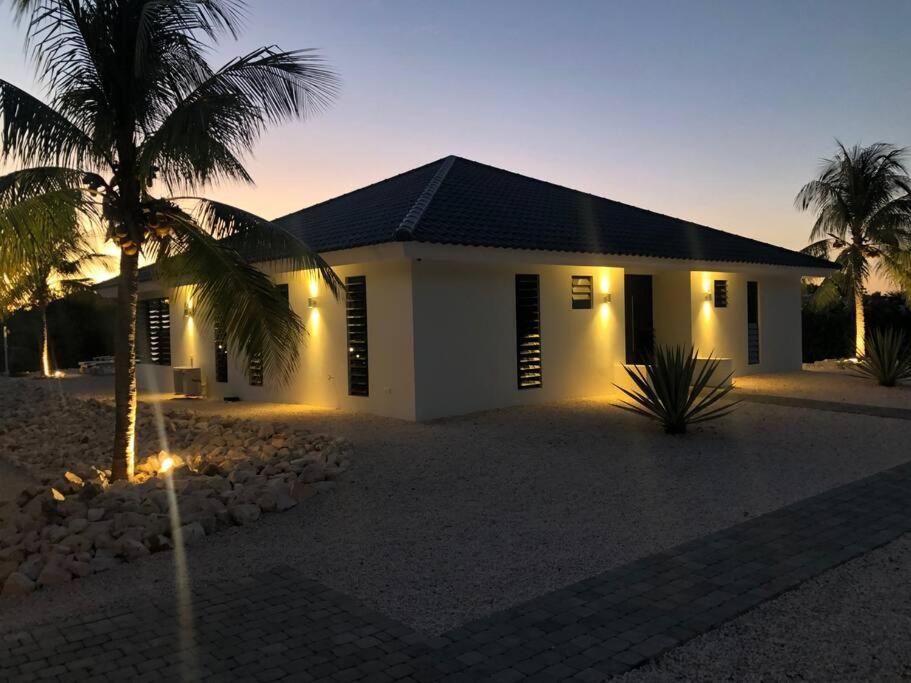 Luxe villa op Coral Estate 1 min lopen van zee