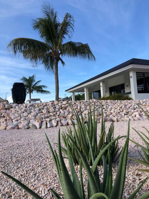 Luxe villa op Coral Estate 1 min lopen van zee