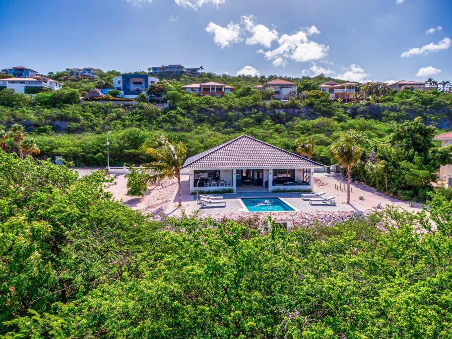 Luxe villa op Coral Estate 1 min lopen van zee
