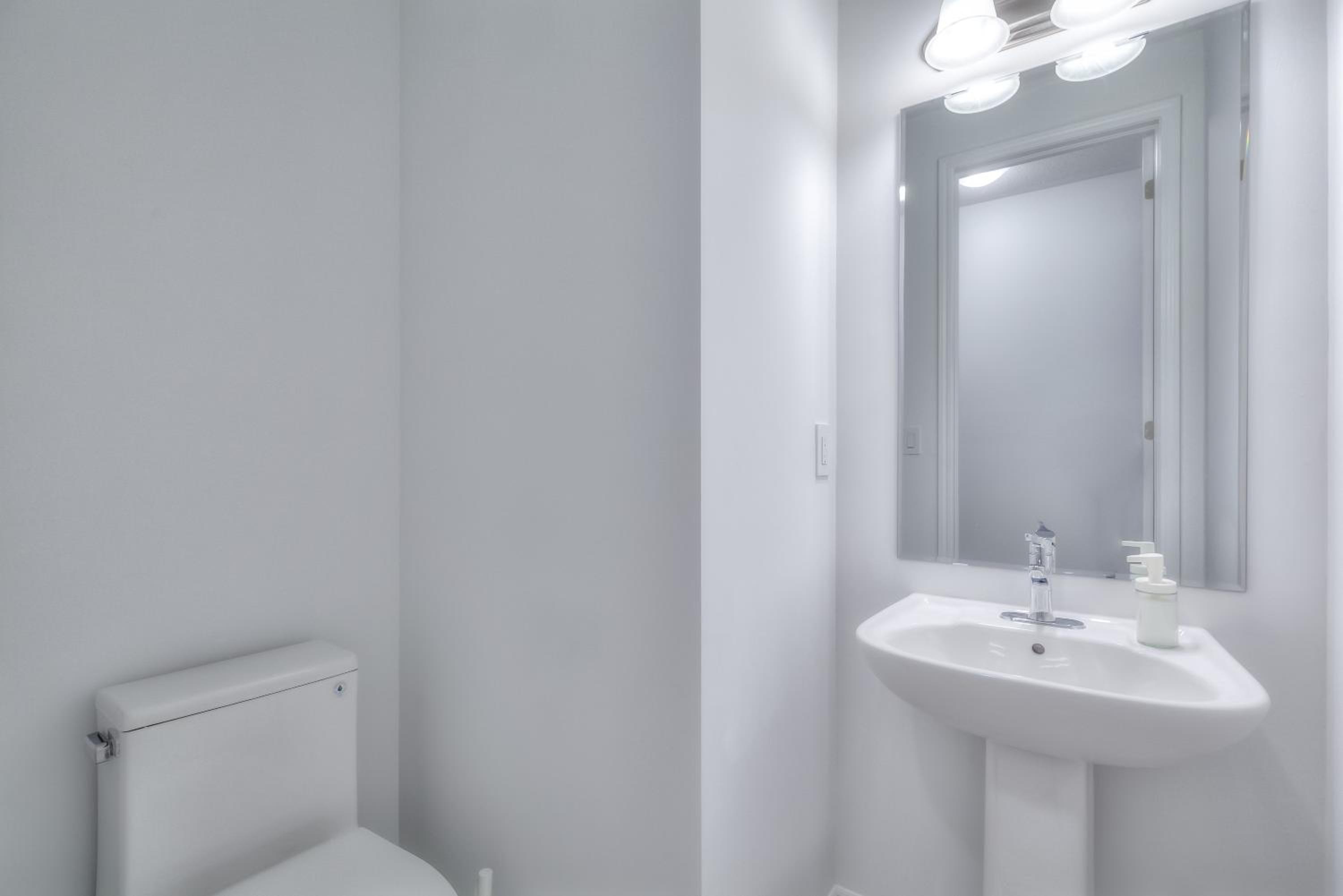 Spacious & Stylish 4BR Villa-Sleep 9-Free Parking