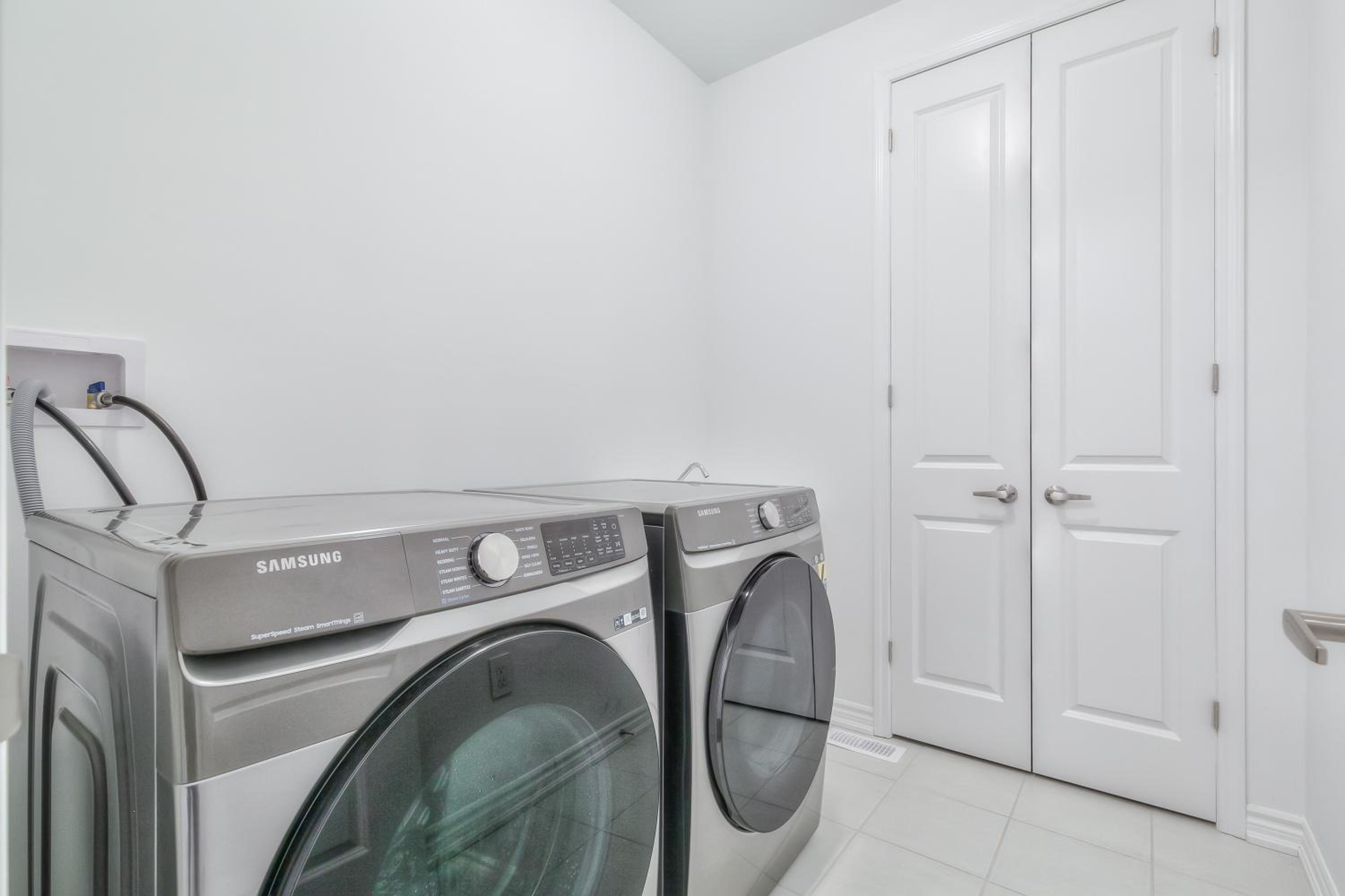 Spacious & Stylish 4BR Villa-Sleep 9-Free Parking
