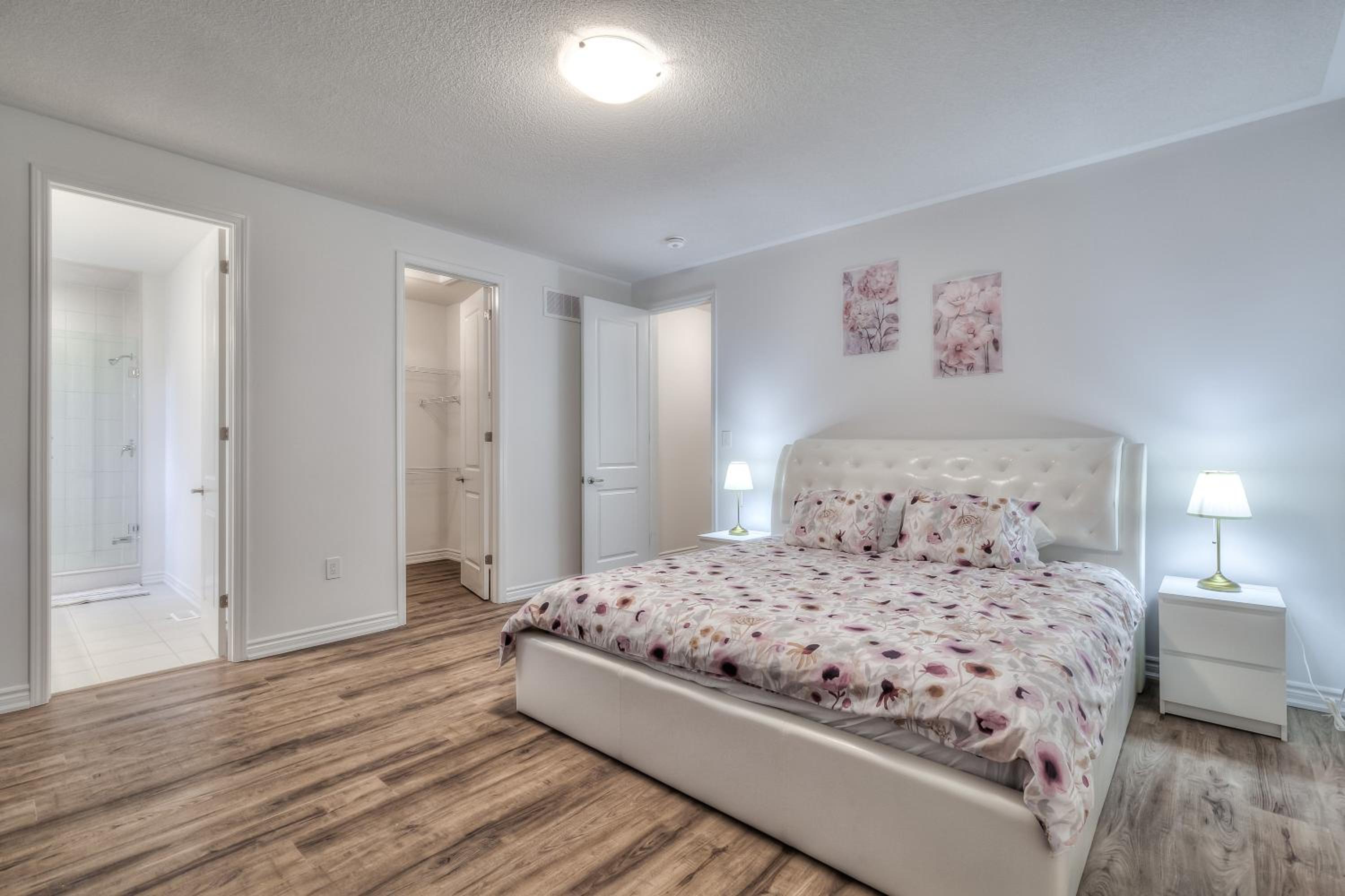 Spacious & Stylish 4BR Villa-Sleep 9-Free Parking