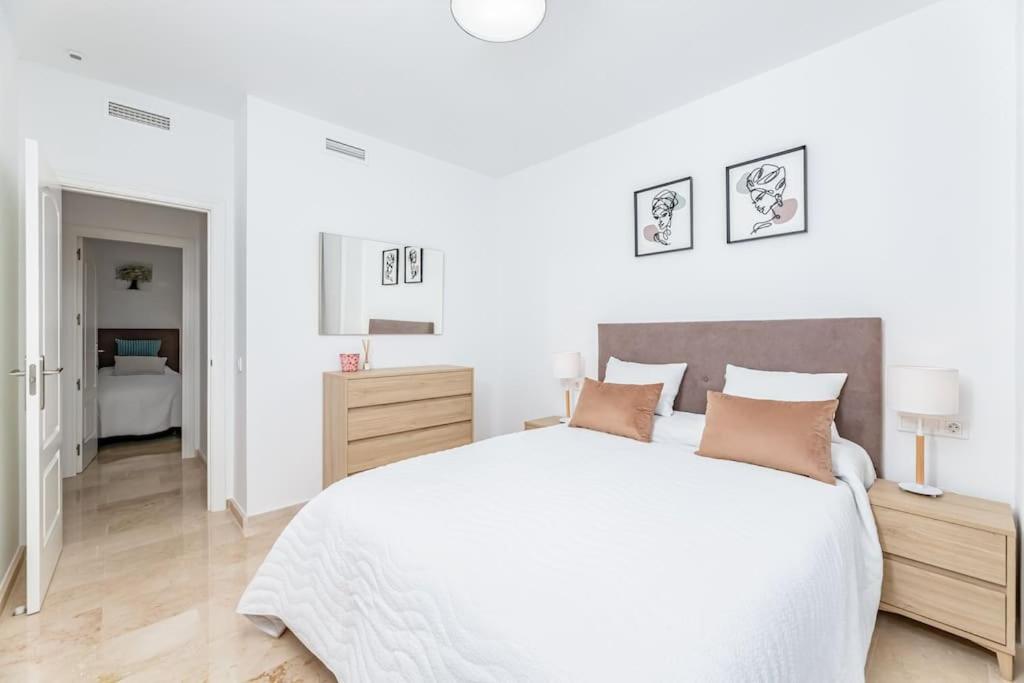 New and Fresh 2 bedroom in Small Oasis RDR352 view 5