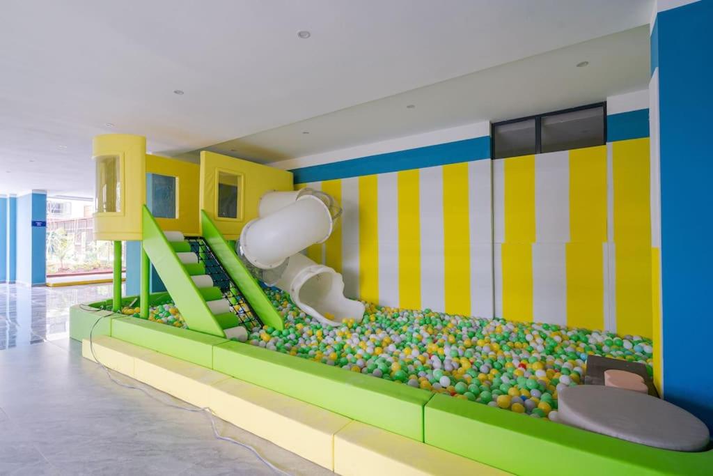 Modern Retreat with Pool and Gym near Yaya Center view 4
