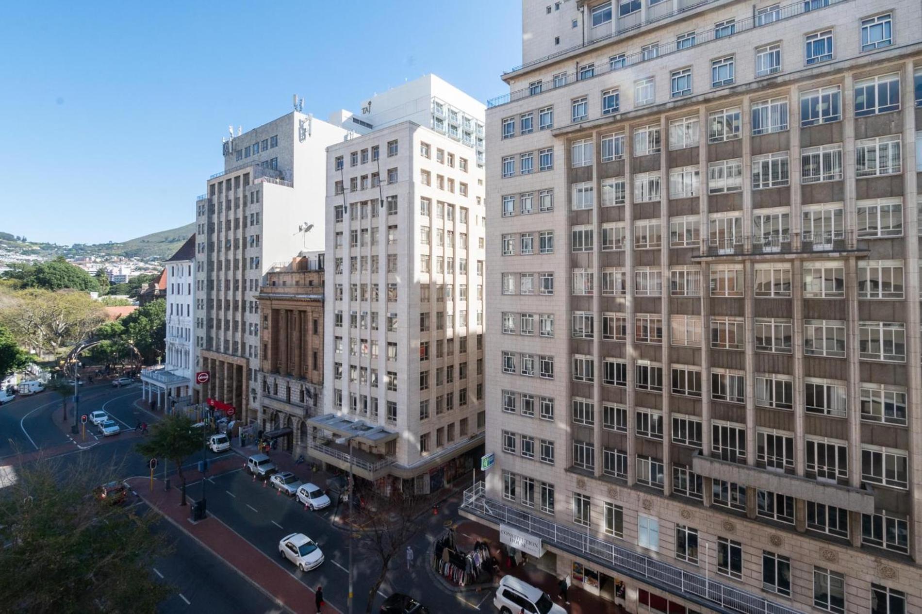 One Bedroom Apartment in Adderley Street view 2