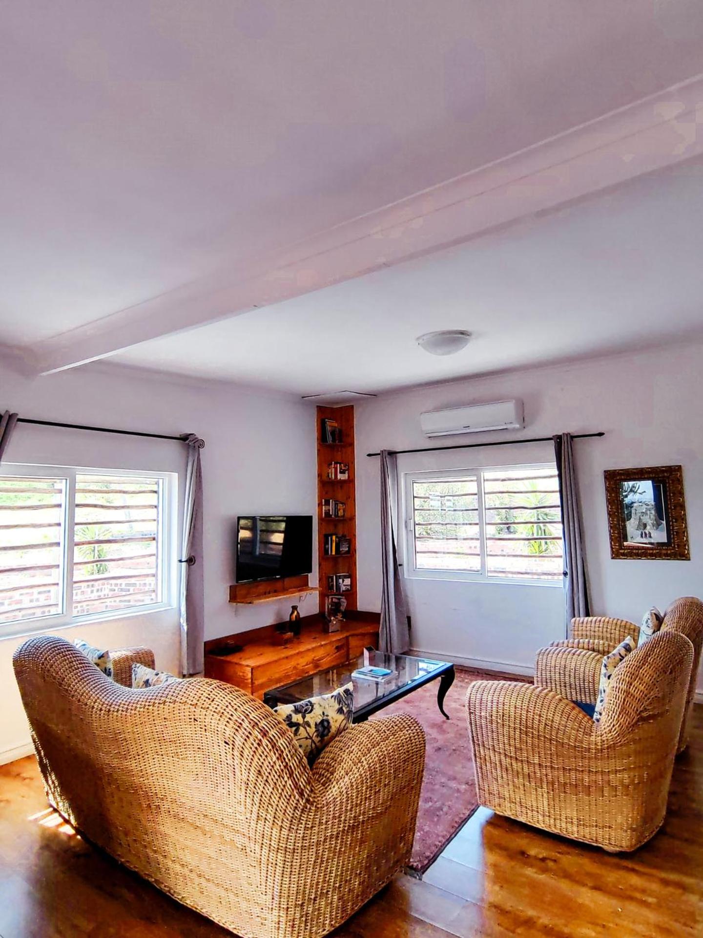 Capelands Wine Farm & Guesthouse