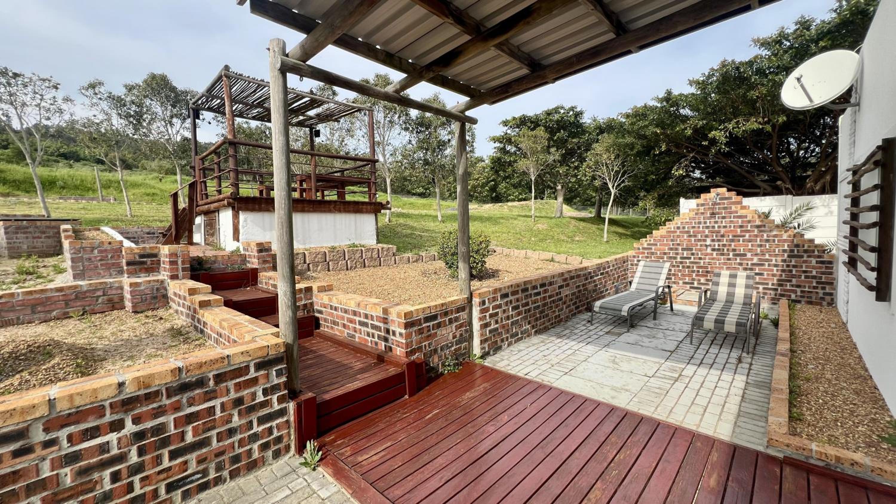 Capelands Wine Farm & Guesthouse