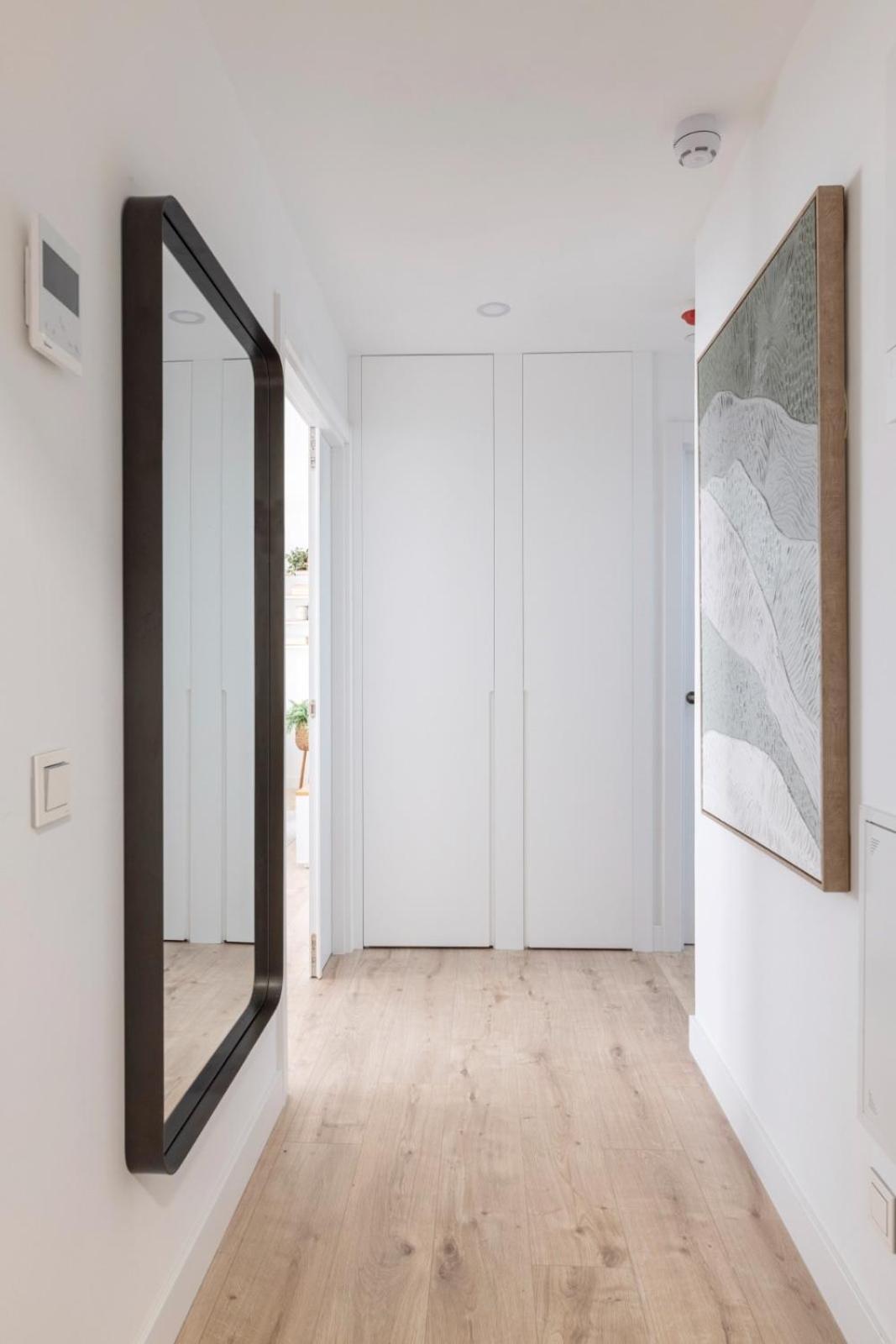 Modern 2 bed apartment 23 floor Urban Sky