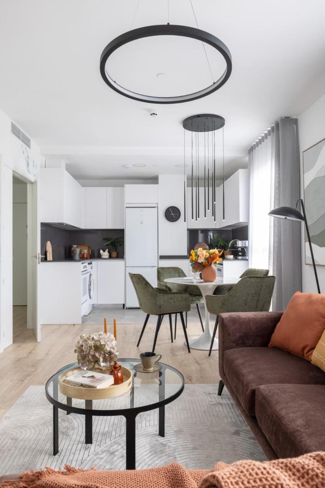 Modern 2 bed apartment 23 floor Urban Sky