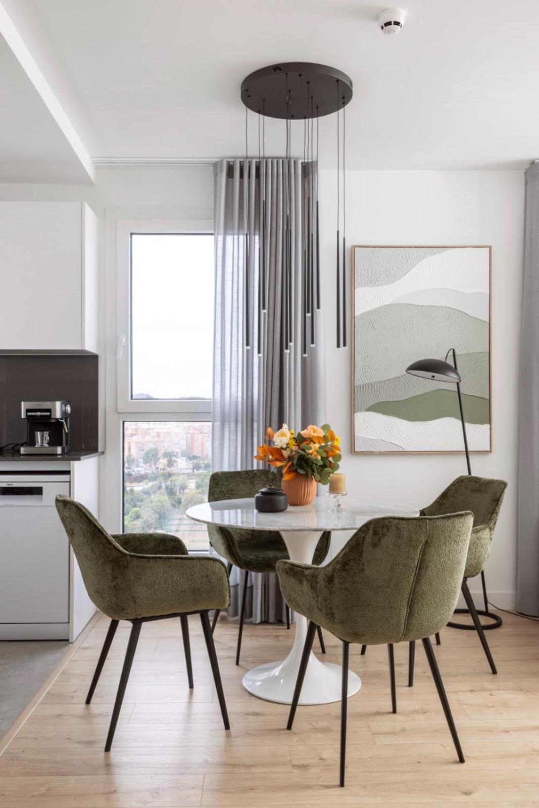 Modern 2 bed apartment 23 floor Urban Sky