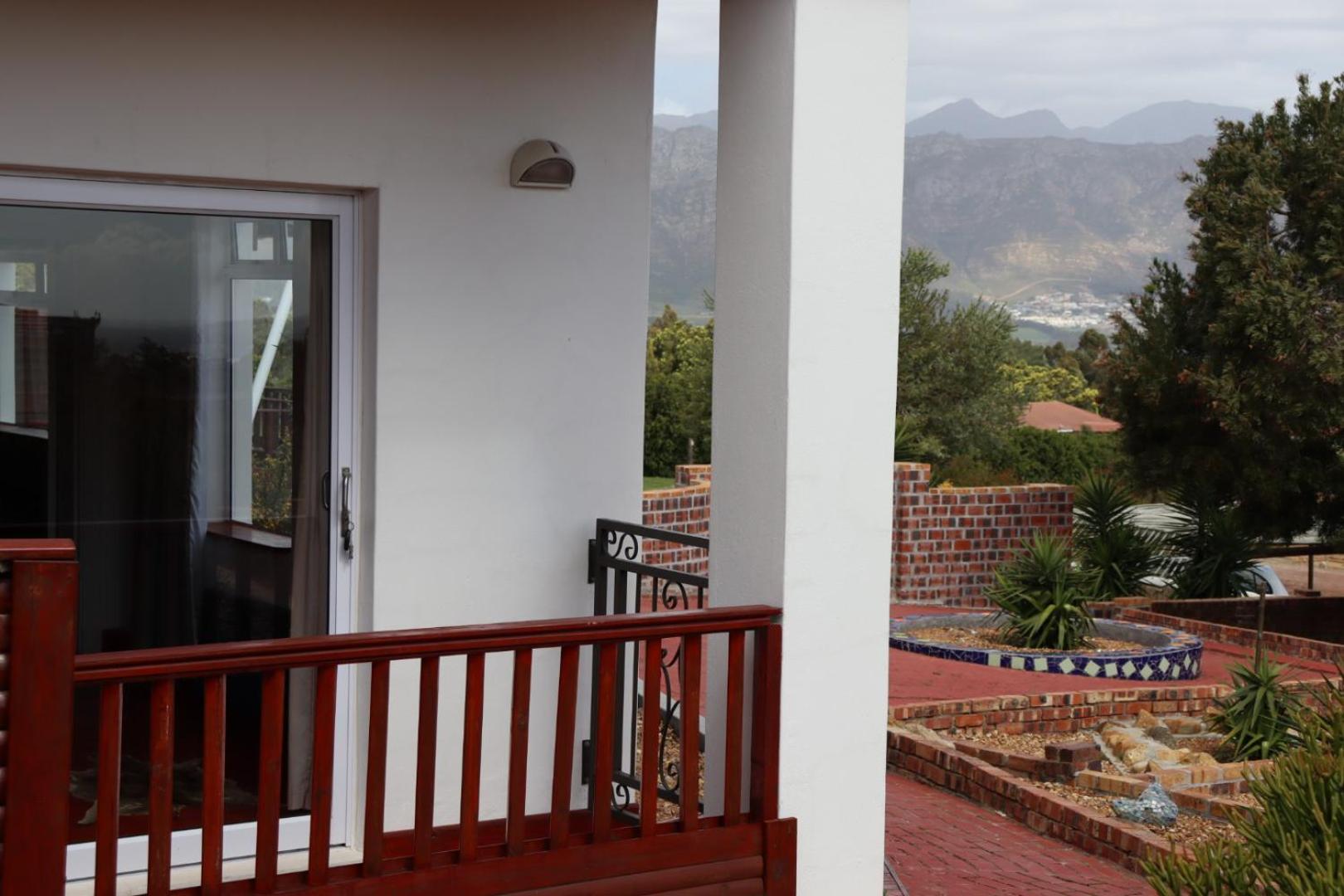 Capelands Wine Farm & Guesthouse